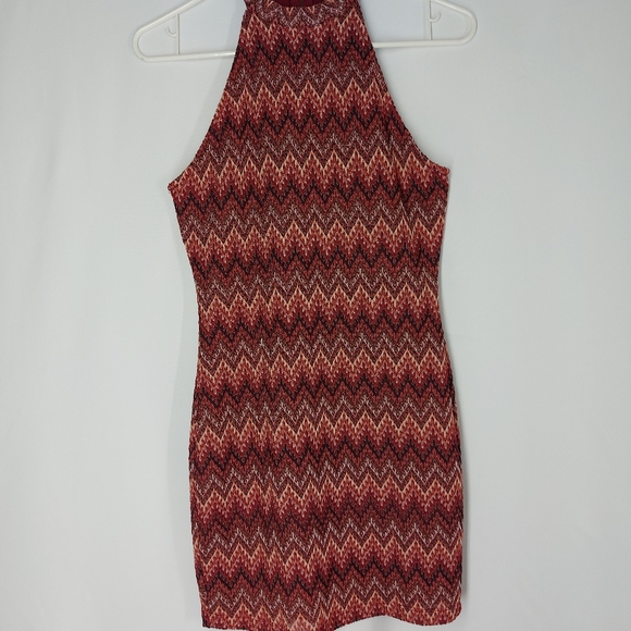 Forever 21 dress size small, wine color. Sleevelss - Picture 15 of 16